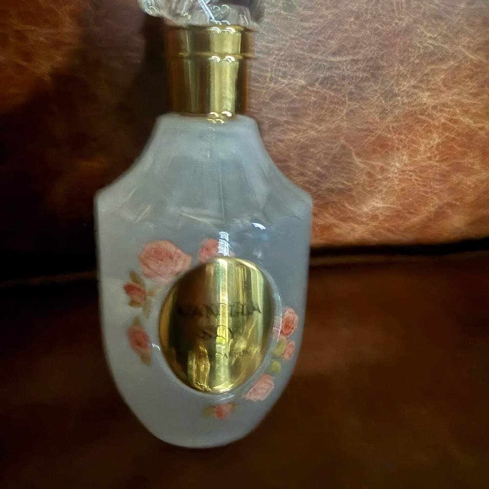 Elegant Floral Glass Perfume Bottle with Gold Accents Vanilla Sky